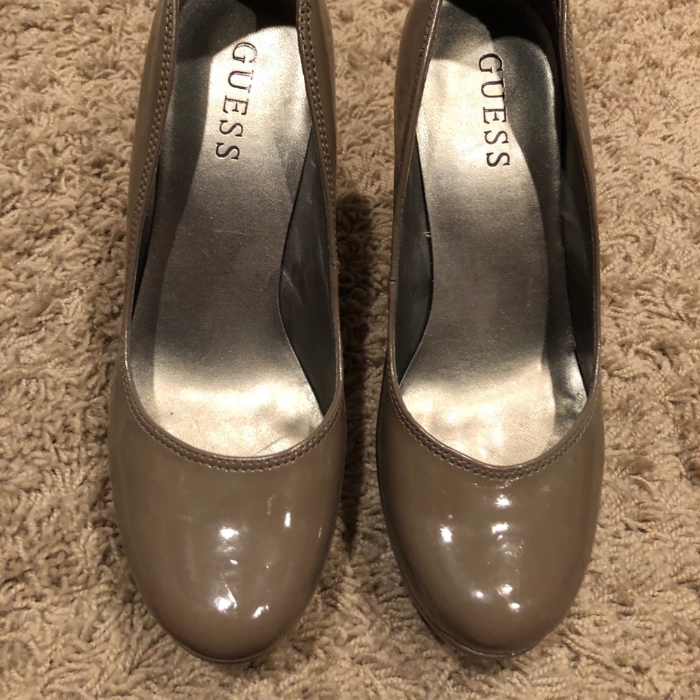 Olive green patent leather platform pumps